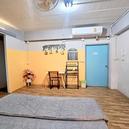 Me U Hostel Chiang Mai Exterior photo