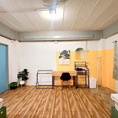 Me U Hostel Chiang Mai Exterior photo