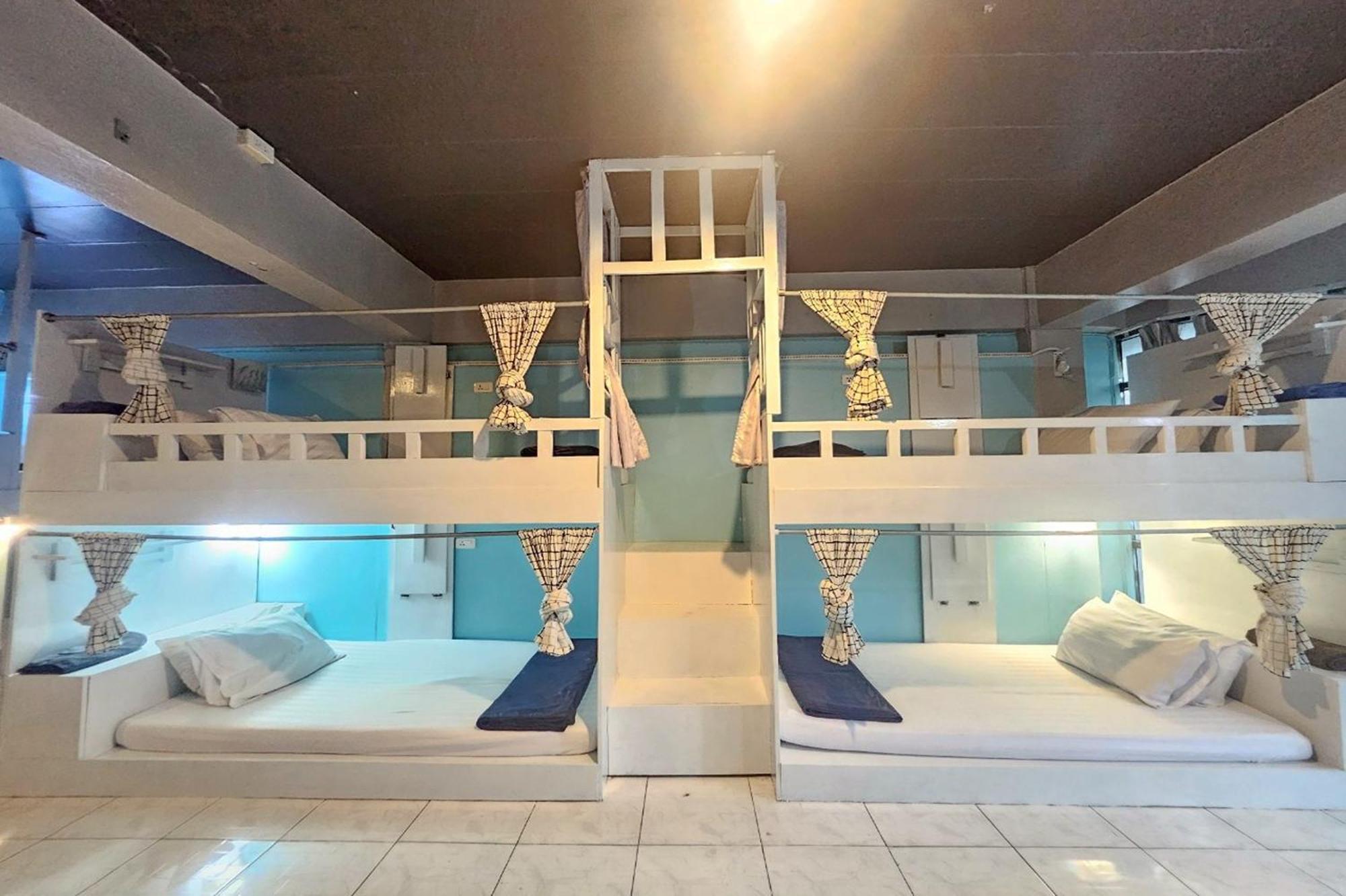 Hostel Me U